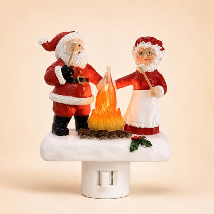 3D-Flacker-Lagerfeuer-Stecker-Nachtlicht, LED-Nachtlicht mit Halloween- und Weihnachtsfiguren, niedliche Indoor-Feiertagsdekoration für Schlafzimmer, Flur und Geschenke, Harz