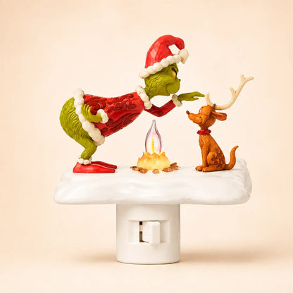 3D-Flacker-Lagerfeuer-Stecker-Nachtlicht, LED-Nachtlicht mit Halloween- und Weihnachtsfiguren, niedliche Indoor-Feiertagsdekoration für Schlafzimmer, Flur und Geschenke, Harz