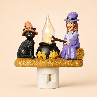 3D-Flacker-Lagerfeuer-Stecker-Nachtlicht, LED-Nachtlicht mit Halloween- und Weihnachtsfiguren, niedliche Indoor-Feiertagsdekoration für Schlafzimmer, Flur und Geschenke, Harz